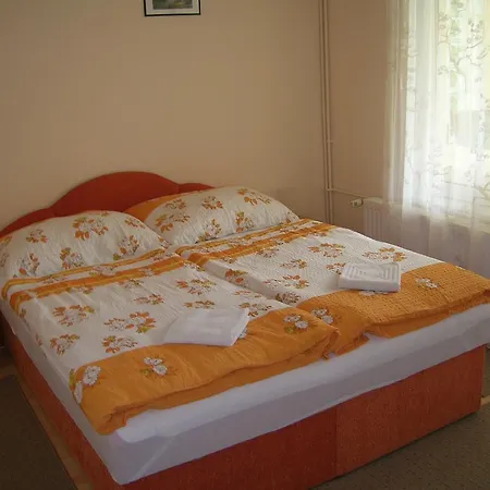 Margitapartman Buk Room photo